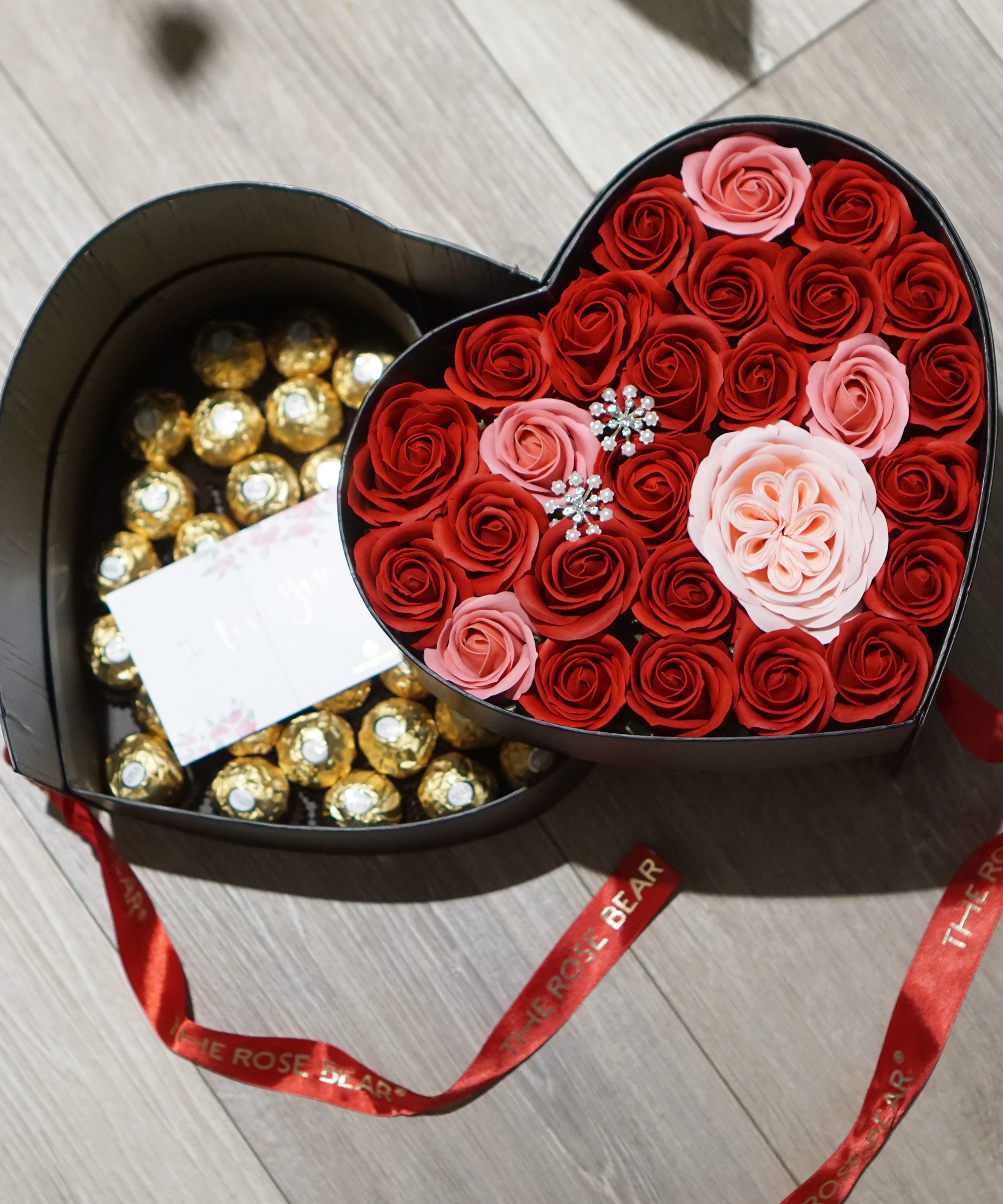 Double Layered Roses and Chocolate Box – The Rose Bear